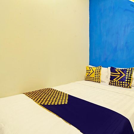 Spot On 92531 Pacar Guesthouse Pekalongan Exterior foto