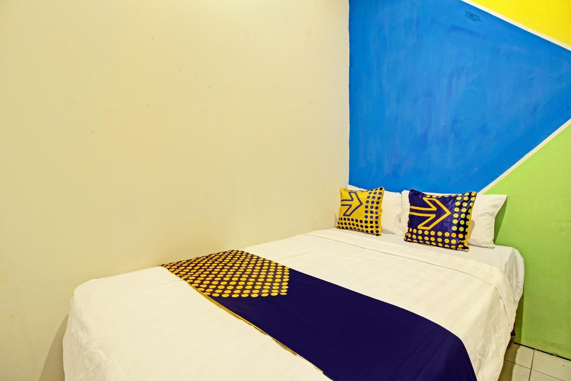 Spot On 92531 Pacar Guesthouse Pekalongan Exterior foto