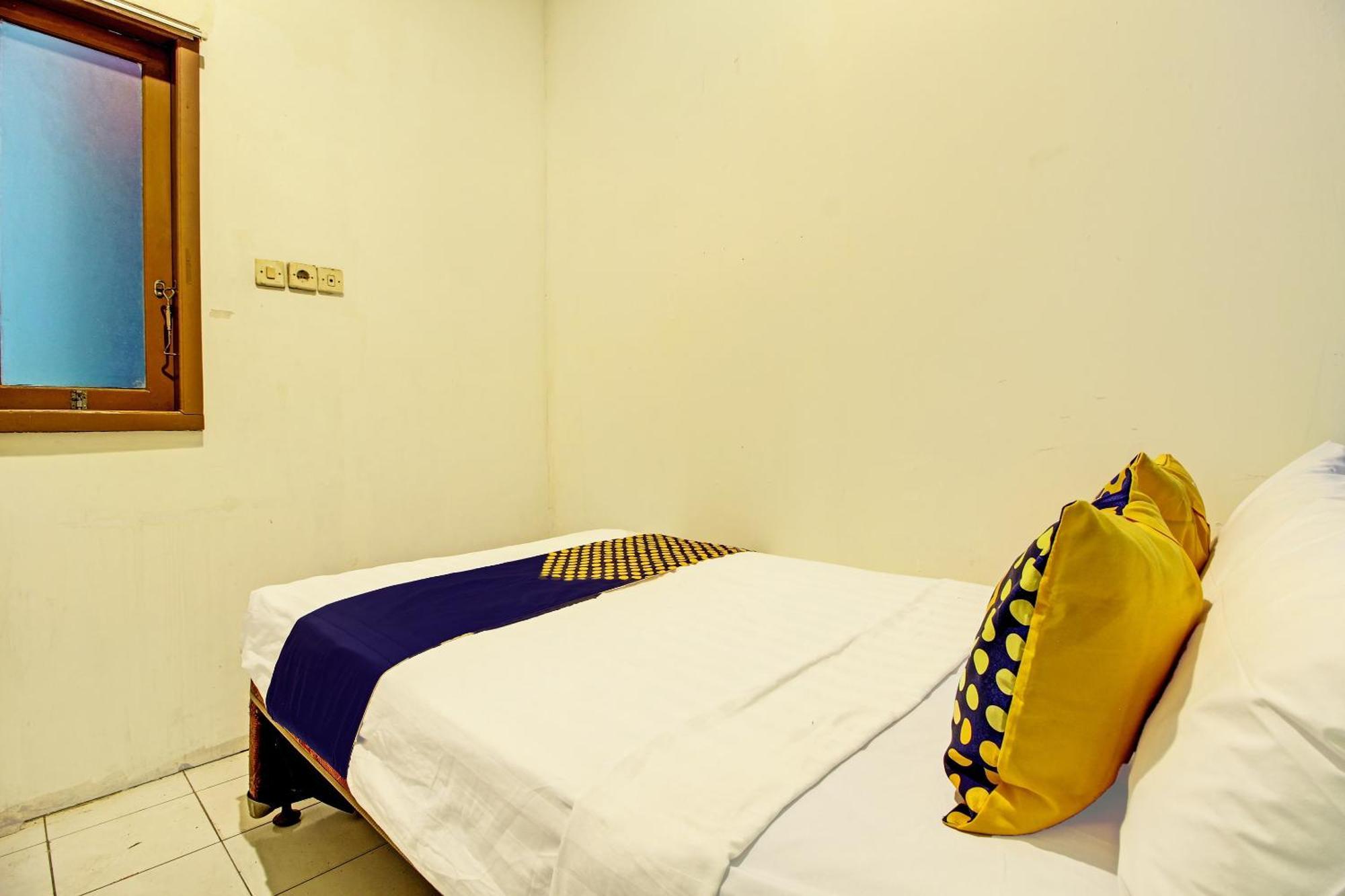 Spot On 92531 Pacar Guesthouse Pekalongan Exterior foto