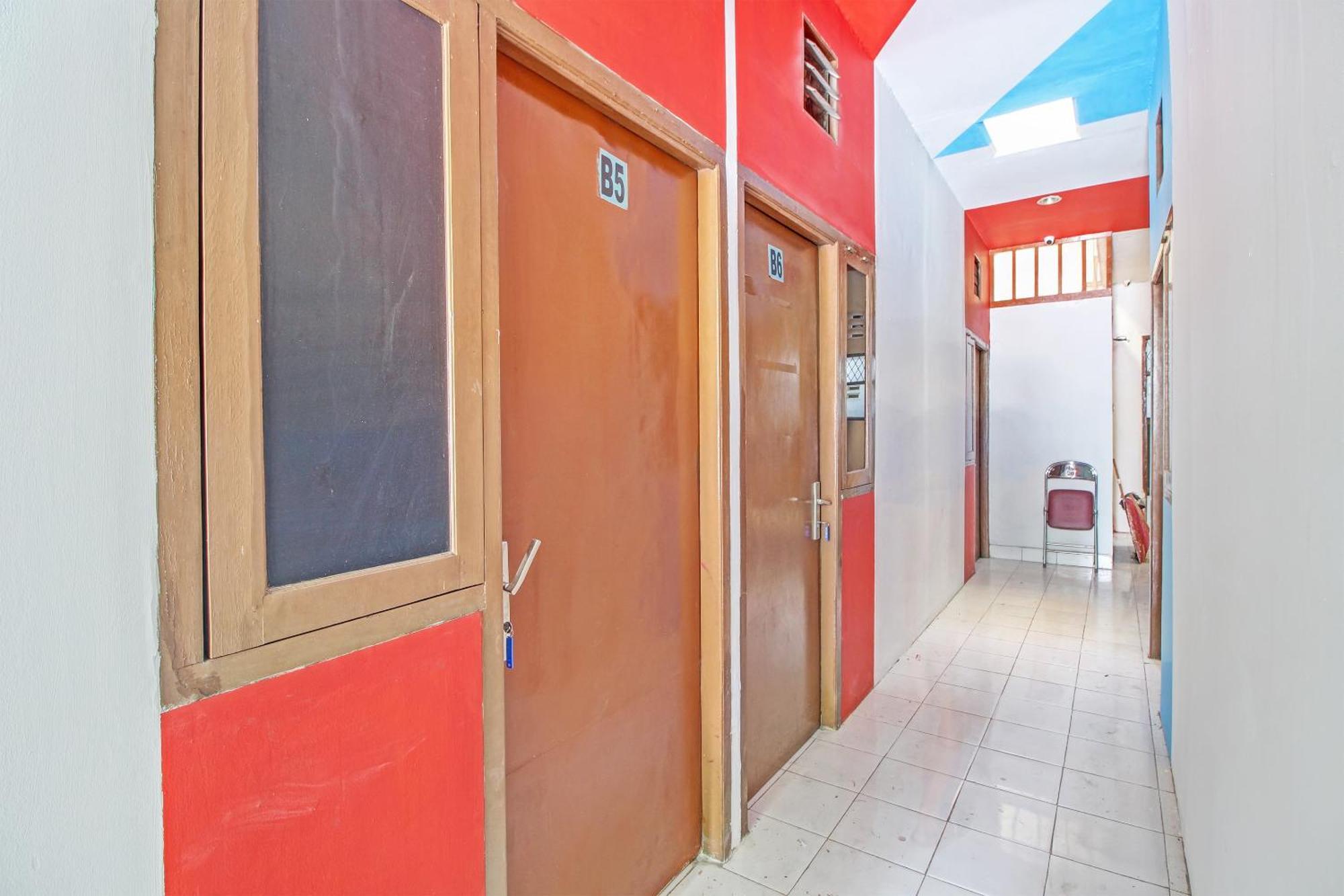 Spot On 92531 Pacar Guesthouse Pekalongan Exterior foto