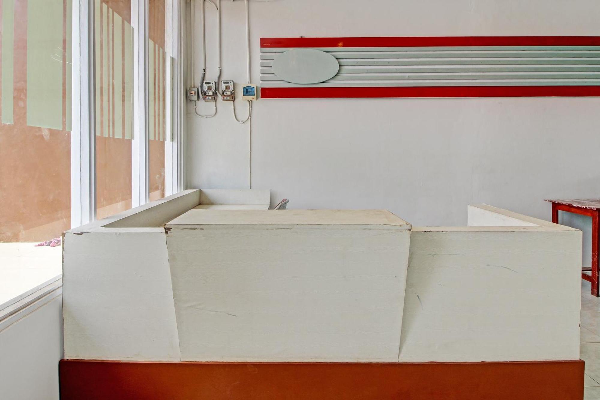 Spot On 92531 Pacar Guesthouse Pekalongan Exterior foto