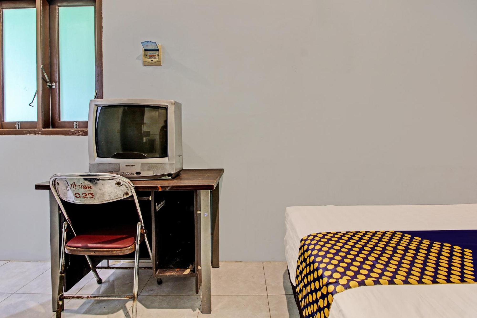 Spot On 92531 Pacar Guesthouse Pekalongan Exterior foto