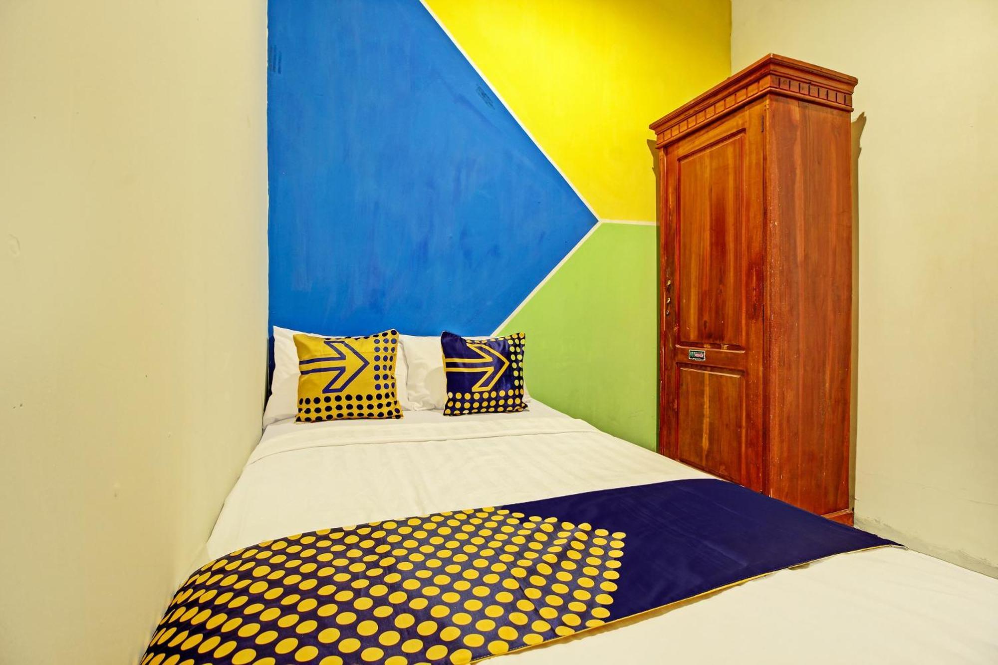 Spot On 92531 Pacar Guesthouse Pekalongan Exterior foto
