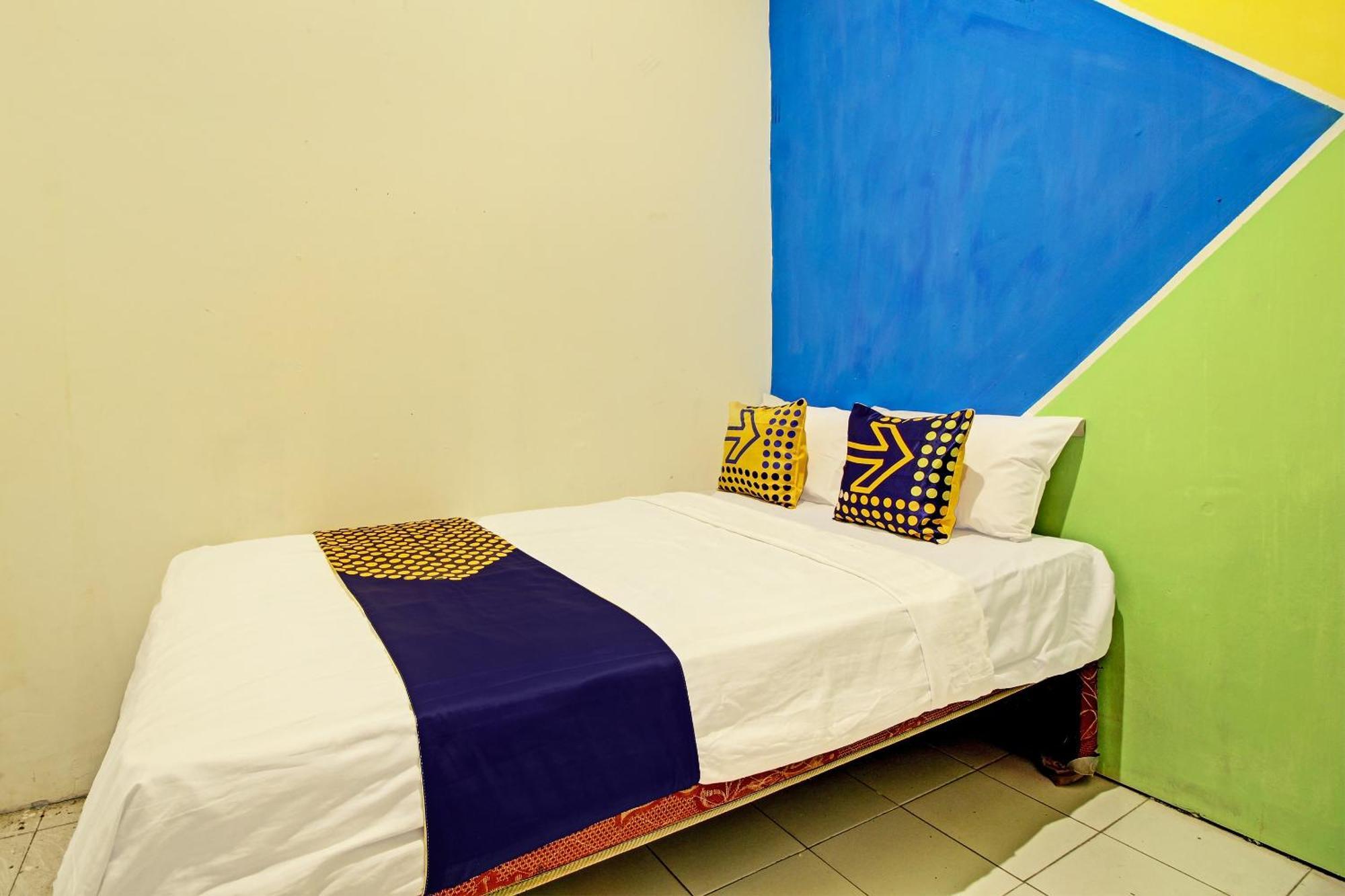 Spot On 92531 Pacar Guesthouse Pekalongan Exterior foto