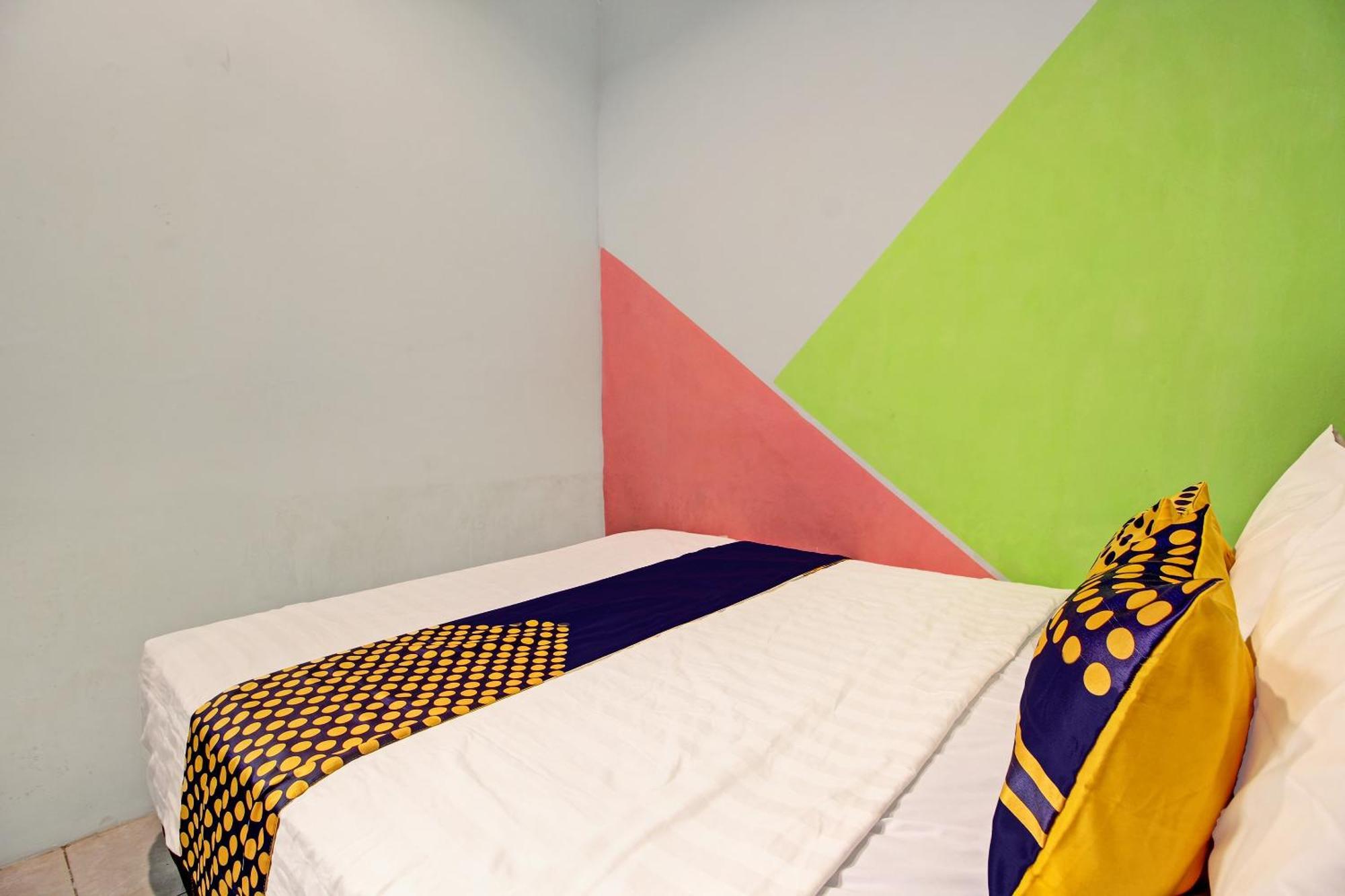 Spot On 92531 Pacar Guesthouse Pekalongan Exterior foto