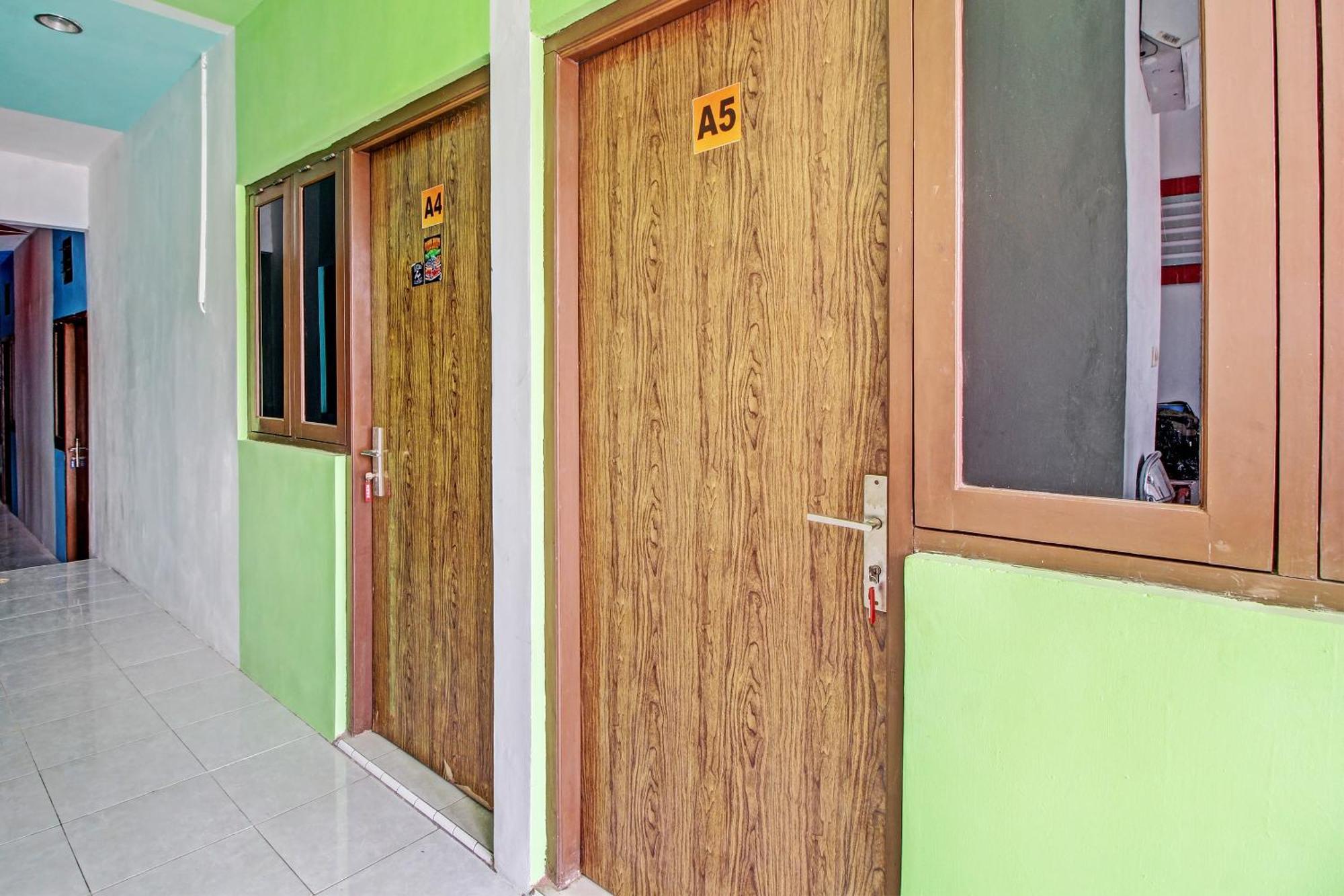 Spot On 92531 Pacar Guesthouse Pekalongan Exterior foto