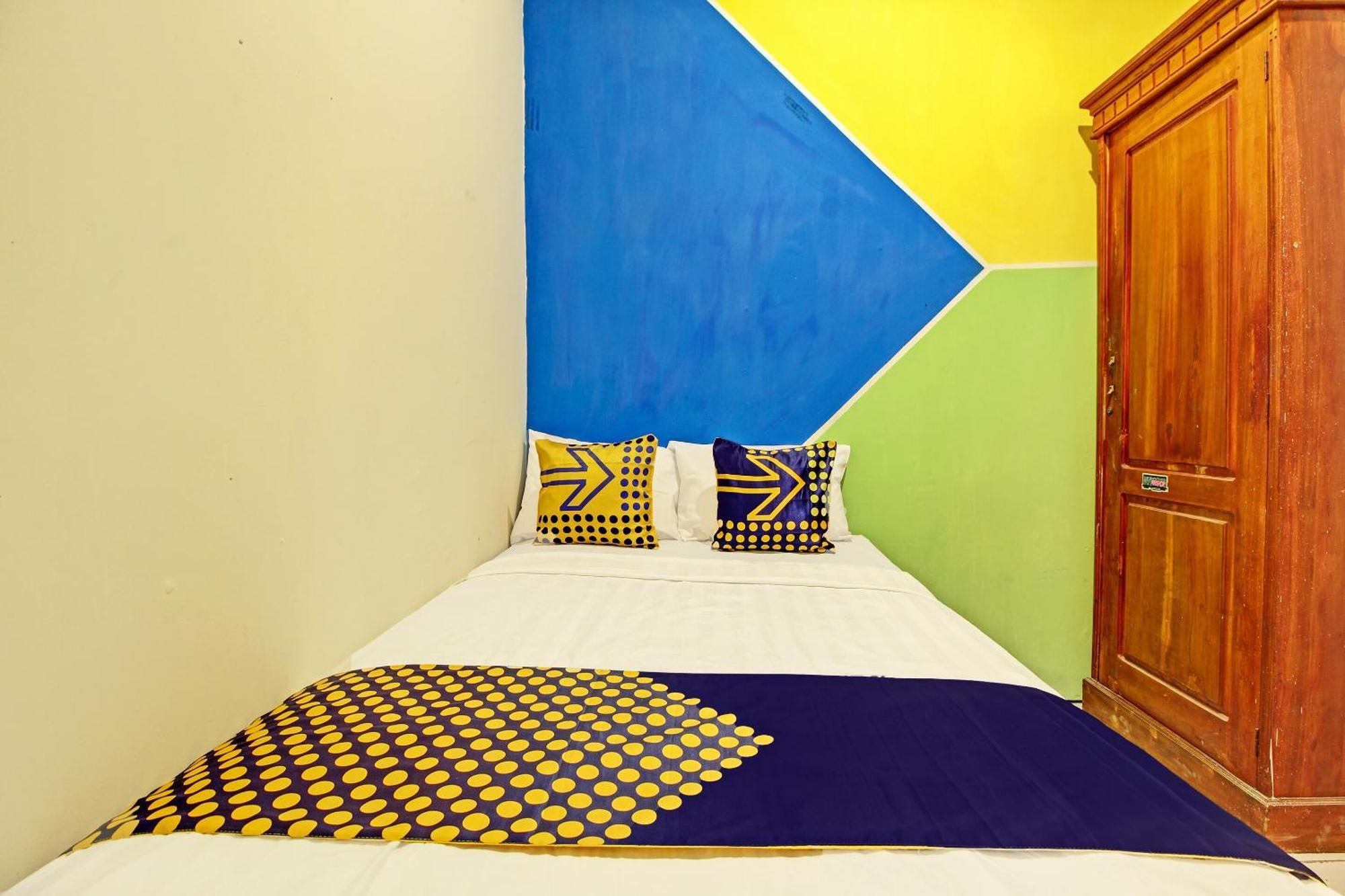 Spot On 92531 Pacar Guesthouse Pekalongan Exterior foto
